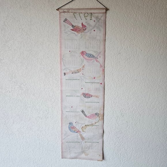Vintage 1977 Hanging Felt Calendar Kit Birds Tree Red Handmade Sequin 34"x10" - Picture 6 of 7